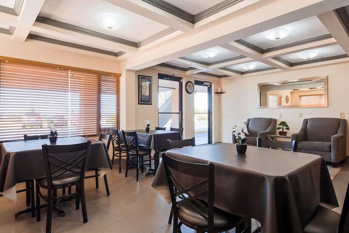 Breakfast area